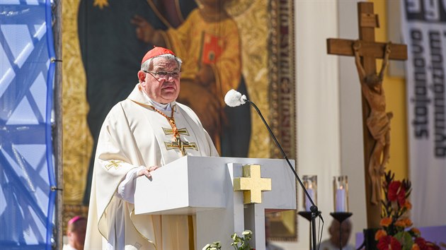 Hlavním kazatelem slavnostní mše svaté, kterou vyvrcholily tradiční cyrilometodějské slavnosti na Velehradě na Uherskohradišťsku, byl kardinál Dominik Duka (5. července 2020)