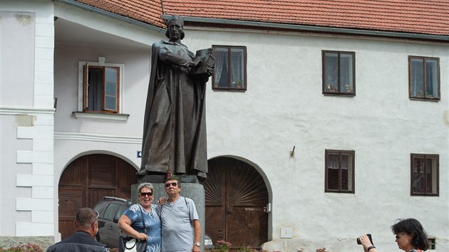 Socha Jana Husa na nmst v Husinci na Prachaticku, kde se 6. ervence 2020 konala ekumenick bohosluba pipomnajc 605 let od uplen zdejho rodka a crkevnho reformtora. Byla soust nkolikadennho programu Husovch slavnost.