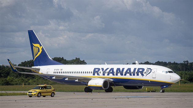 První cestující odletěli z Pardubic do španělského Alicante obnovenou linkou Ryanairu. (6. července 2020)