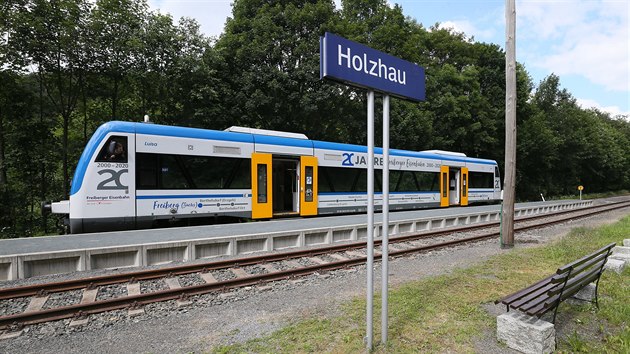 Osm kilometrů dlouhý úsek Moldavské dráhy z Moldavy na Teplicku do německého Holzhau má velkou naději na obnovu.