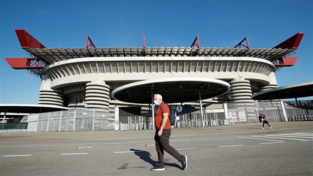 Pohled na milnsk stadion San Siro ped zpasem AC Miln - Juventus Turn