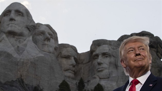 Donald Trump pi projevu pod horou Mount Rushmore (3. ervence 2020).