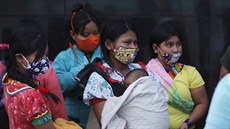 Domorodci v Kolumbii protestovali proti násilí páchaném na enách. (26. ervna...