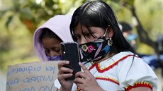 Domorodci v Kolumbii protestovali proti násilí páchaném na enách. (26. ervna...