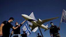 Letadlo spole�nosti El Al p�i protestech