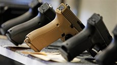 Nabídka střelných zbraní v obchodě ve Virginii (18. března 2020) | na serveru Lidovky.cz | aktuální zprávy