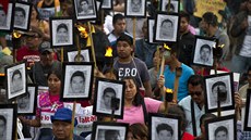 Mexiané demonstrují za ádné vyetení pípadu zmizení 43 student. (duben...