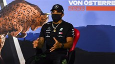 Obhájce titulu Lewis Hamilton má s rasismem osobní zkuenost.