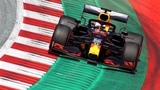 Max Verstappen z Red Bullu bhem kvalifikace na Velkou cenu Rakouska.