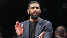 Kyrie Irving tleská akci Brooklynu.