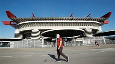 Pohled na milánský stadion San Siro ped zápasem AC Milán - Juventus Turín