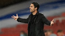 Mikel Arteta, trenér Arsenalu, se zlobí na rozhodího.