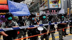 Hongkongská policie varovala, e bude podle nového bezpenostního zákonu...