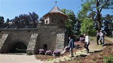 Unikátní historická památkov chránná budova zahradního sálu, která se nachází...