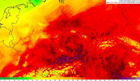 Pedpovdní mapa teplot pro eskou republiku. (10. ervence 2020, 18:00)