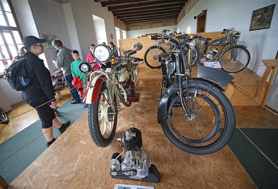 Muzeum jednostopých vozidel je hlavním lákadlem hradu Kámen. Expozice patří k...