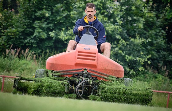 Trávníká i kapitán. Jan Jeábek je ikonou fotbalových Pardubic, které vyhrály...