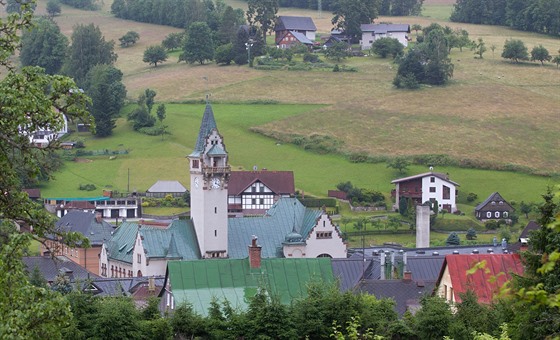 V Rokytnici nad Jizerou vyhlásili stavební uzávru na celé své území.