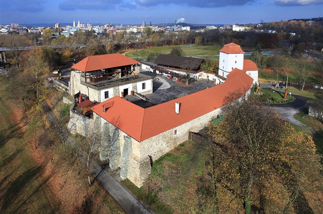 Opravy Slezskoostravského hradu začaly, památka bude mít nové nádvoří i parkoviště