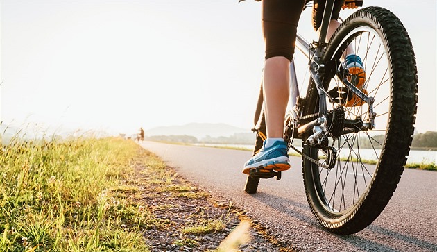 Kolo trochu jinak? Zkuste cyklo jógu, zklidníte si tělo i mysl