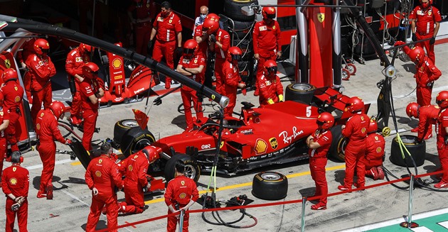 Home office už i ve formuli 1. Šéf stáje Ferrari turecký závod vynechá