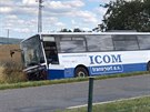U Diviova na Beneovsku se srazil autobus s osobnm autem. (13. ervence 2020)