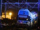 Záchranái zasahují u osobního vlaku, který se 14. ervence 2020 veer u...