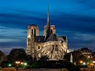 Paíská katedrála Notre Dame ped niivým poárem