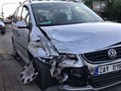 V praskch Kobylisch dolo k nehod dvou osobnch aut. (13. ervence 2020)
