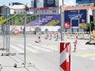 U zrueného pechodu pes Úzkou ulici v Brn instalovalo msto plot, aby tudy...