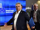 Maarský premiér Viktor Orban opoutí budovu po summitu EU v Bruselu po druhém...