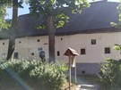 �t�flova chalupa poch�zej�c� z 16. stolet� je p��kladem  st�edov�k� vesnick�...
