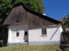 �t�flova chalupa poch�zej�c� z 16. stolet� je p��kladem  st�edov�k� vesnick�...