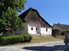 �t�flova chalupa poch�zej�c� z 16. stolet� je p��kladem  st�edov�k� vesnick�...