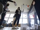Poláci si vybírali hlavu státu ve druhém kole prezidentských voleb. (12....