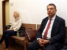 Petra Paroubková a Jiří Paroubek u soudu kvůli dceři (Praha, 13. září 2017)