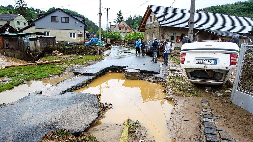 Následky bleskové povodn v umvaldu na Olomoucku. (8. ervna 2020)