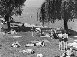 Jedním z dostupných zahrani�ních cíl� za socialismu byl ma�arský Balaton. (1971)