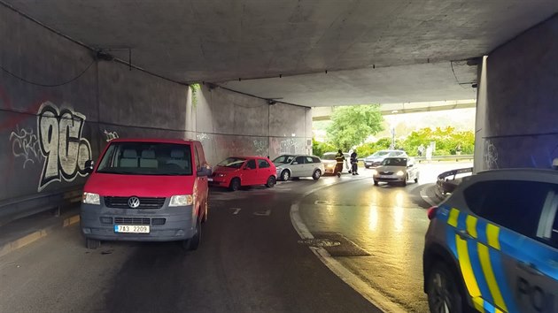 K nkolika dopravnm nehodm dolo v sobotu rno na Jin spojce v Praze (11. ervence 2020).