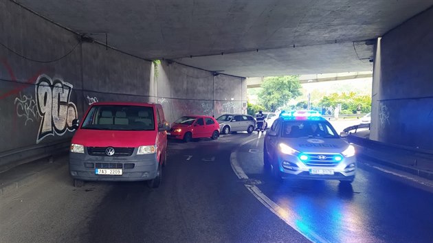 K nkolika dopravnm nehodm dolo v sobotu rno na Jin spojce v Praze (11. ervence 2020).