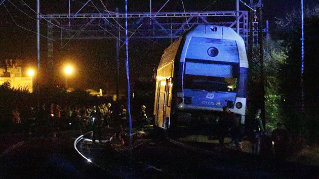 Srka dvou vlak u eskho Brodu, zranily se destky lid. (14. ervence 2020)