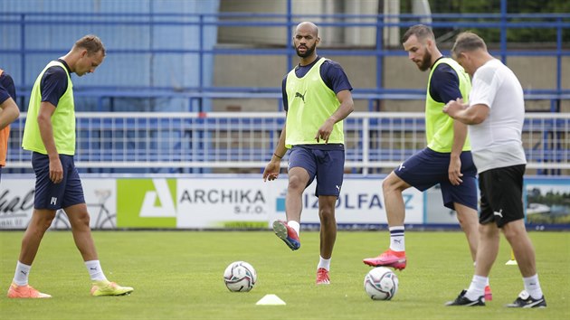 Fotbalist Slovcka zahjili letn ppravu.