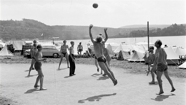 Letn rekreace u pehrady ve Vranov nad Dyj (1966)