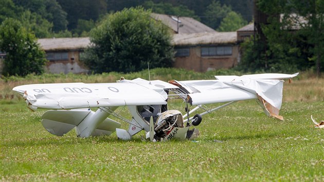 U obce Lhta na Plzesku dnes ped polednem havarovalo ultralehk letadlo. Na palub byl pouze pilot. Pi nouzovm pistn utrpl stedn tk zrann. (18. ervence 2020)