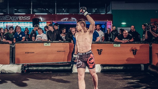Amatrsk MMA zpasnk Mario Brezovsk v projektu organizace IAF.