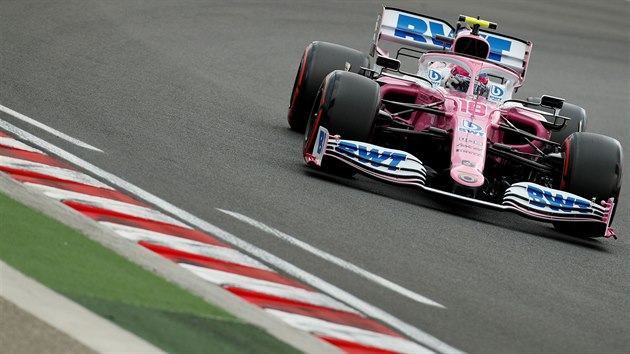 Lance Stroll z Racing Pointu bhem kvalifikace v Maarsku