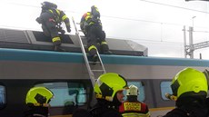 Zásah hasi na stee pendolina na nádraí v Plzni. (11. ervence 2020)