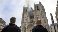 Ve francouzském Nantes vyhoela katedrála. Nkdo ji zejm úmysln zapálil....