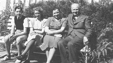 Poslední rodinné foto předtím, než Ludvík Svoboda v roce 1939 odešel do Polska.