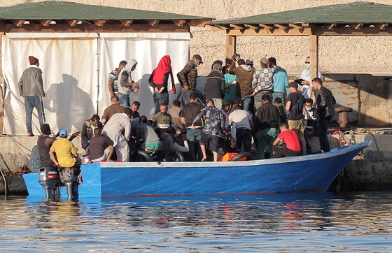 italský ostrov Lampedusa chce kvli nebývale vysokému potu piplouvajících...